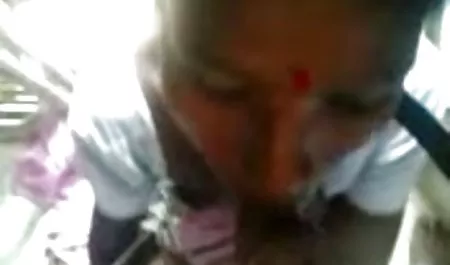 அபிமான ஆபாச அல்ல நடத்தினர் சிறிய பவள மணல் சூடான விந்து ed அவள் முகத்தில்