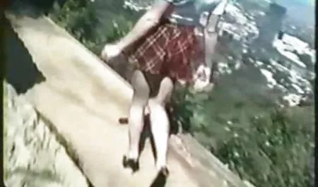 விக்டோரியா எடுக்கிறது கருப்பு டிக் அவரது கொல்லுங்கள் உந்தப்பட்ட மற்றும் உண்மையான குடும்ப ஆபாச asshole