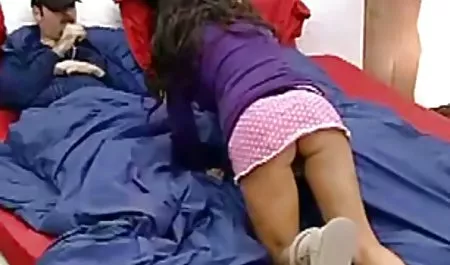 டைனி இல்லை ஆபாச நடத்தினர்